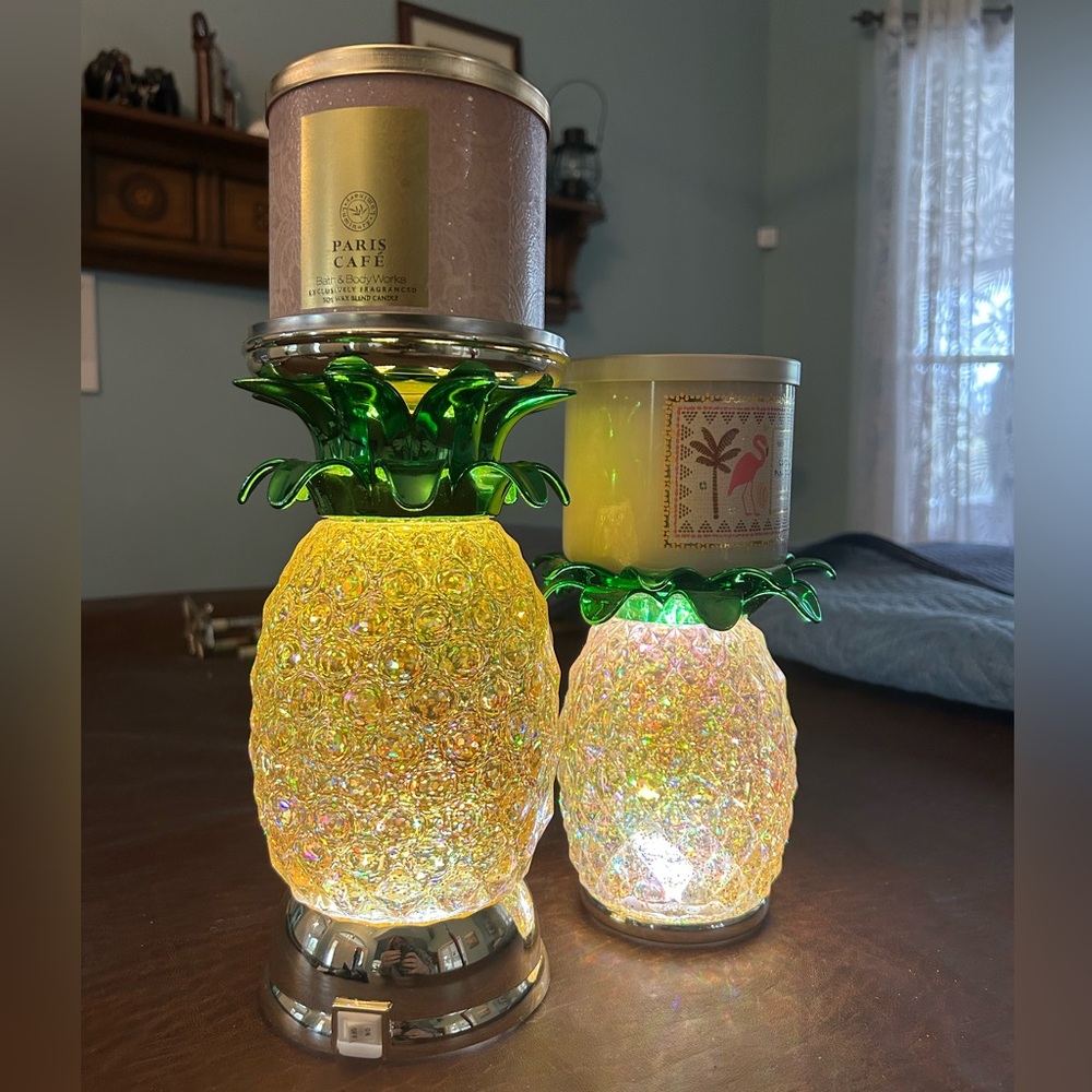 Bath and Body Works pineapple light up candle holders
